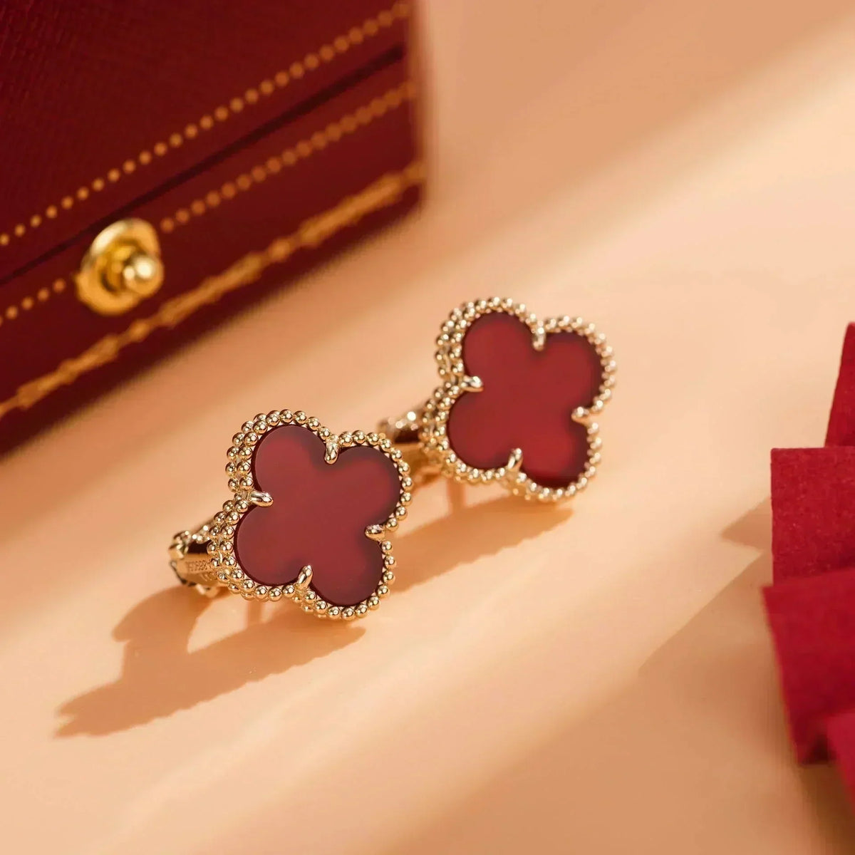 [Plus&Max]CLOVER MEDIUM 1 MOTIFS CARNELIAN  EARRINGS