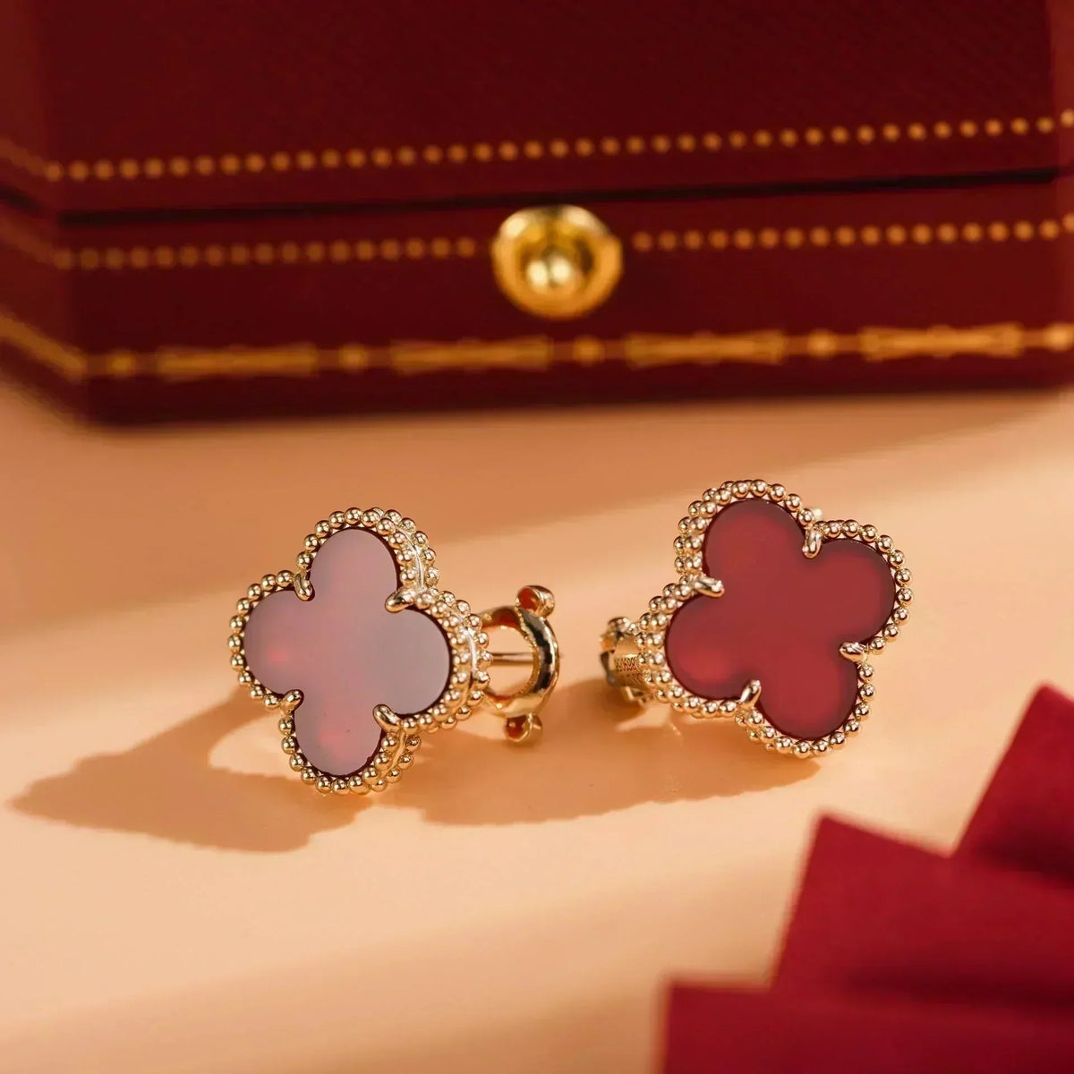 [Plus&Max]CLOVER MEDIUM 1 MOTIFS CARNELIAN  EARRINGS