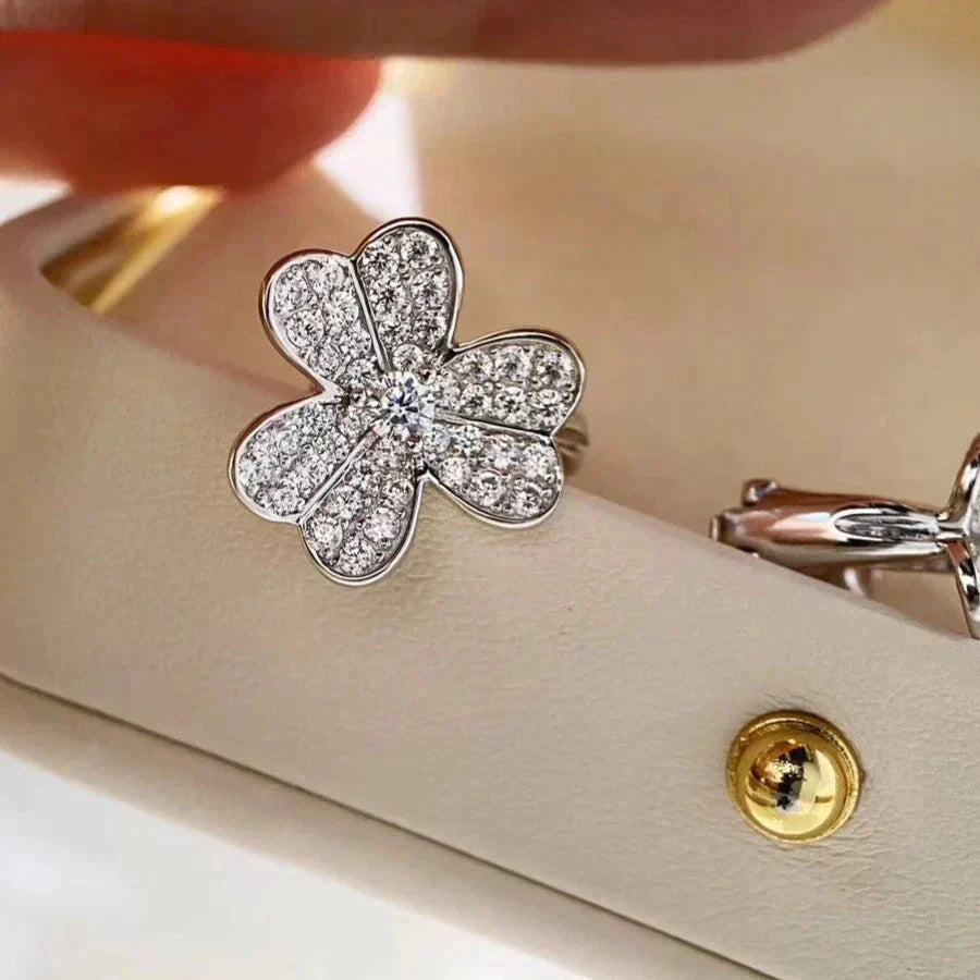 [Plus&Max]CLOVER COMOS DIAMOND EARRINGS SILVER