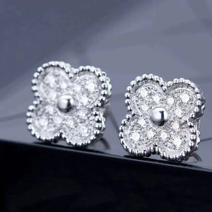 [Plus&Max]CLOVER 1 MOTIFS DIAMOND STUD EARRINGS SILVER