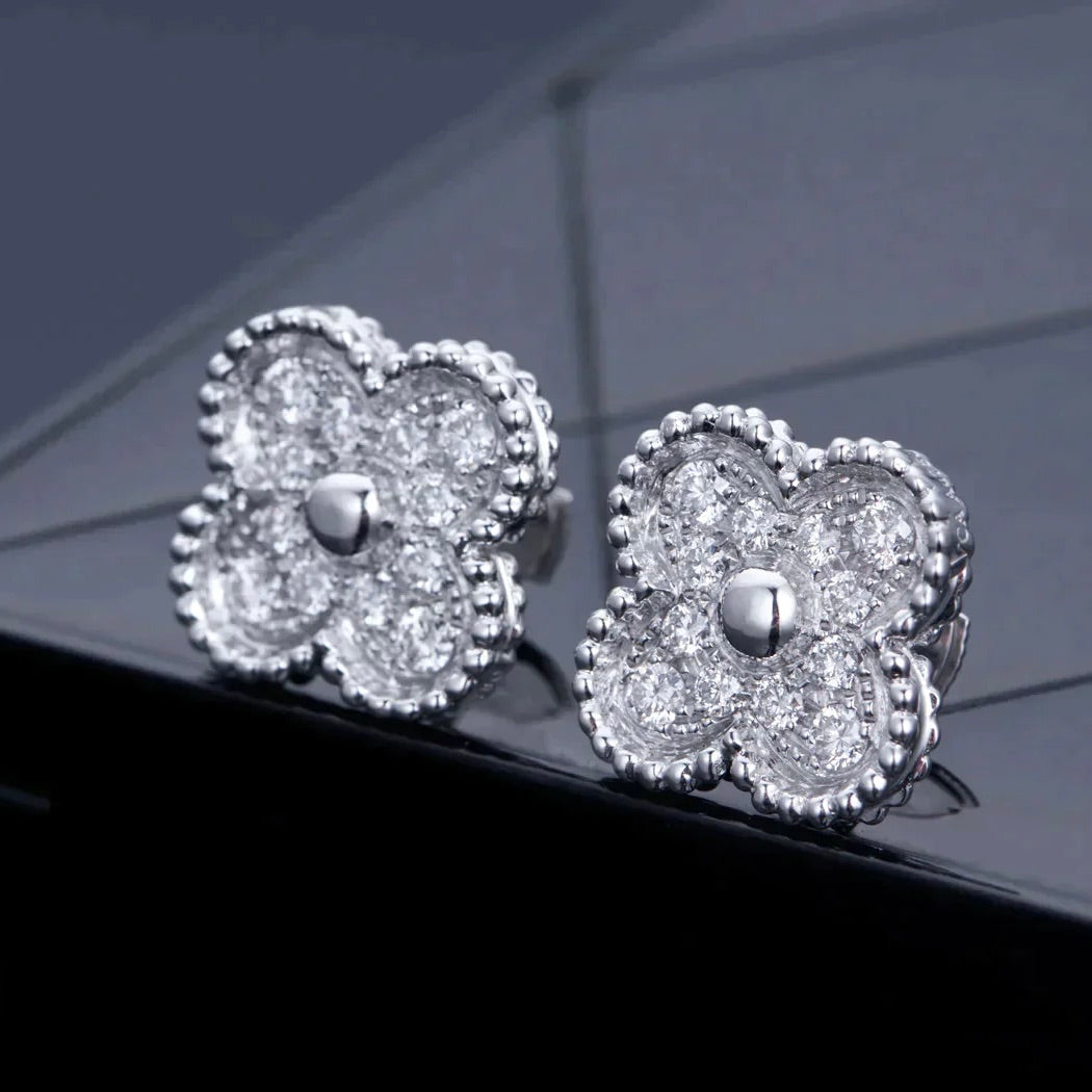 [Plus&Max]CLOVER 1 MOTIFS DIAMOND STUD EARRINGS SILVER