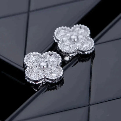 [Plus&Max]CLOVER 1 MOTIFS DIAMOND STUD EARRINGS SILVER
