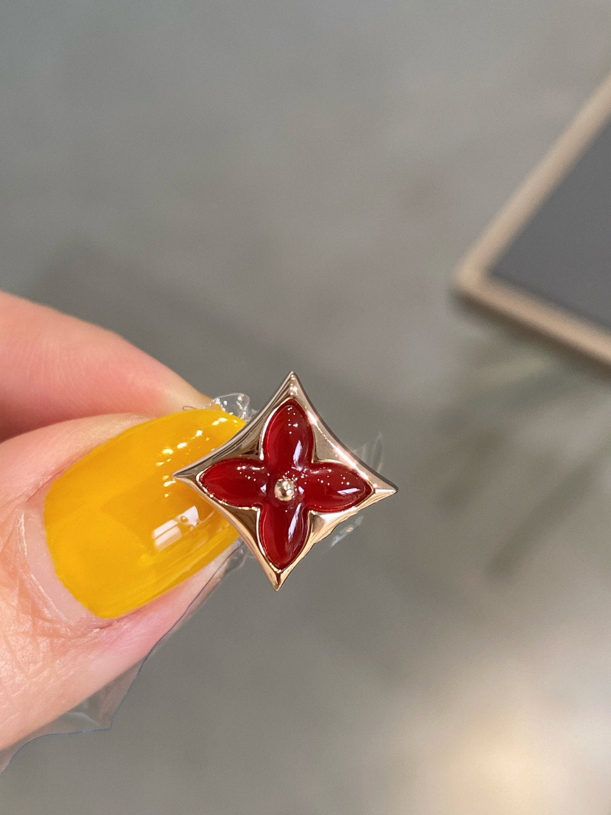 [Plus&Max]STAR AND SUN PINK GOLD CARNELIAN STUD EARRINGS