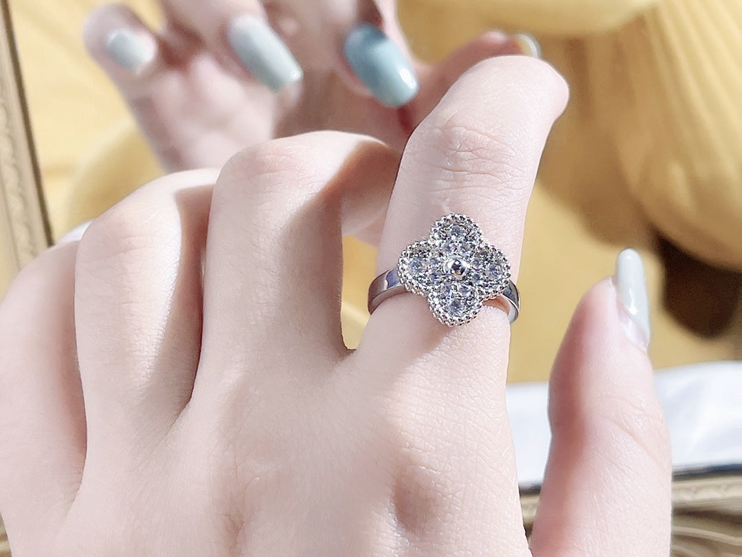 [Plus&Max]CLOVER DIAMOND RING