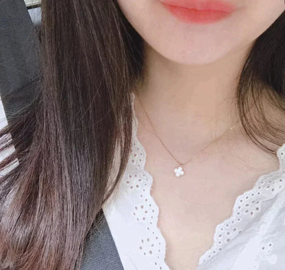 [Plus&Max]CLOVER MINI 9.5MM WHITE MOTHER-OF-PEARL NECKLACE