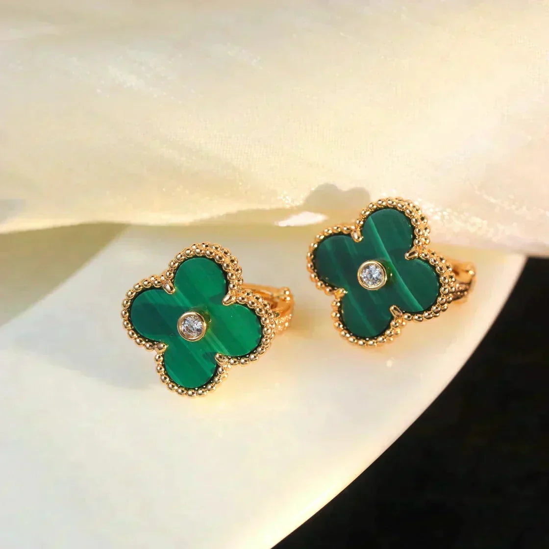 [Plus&Max]CLOVER MEDIUM 1 MOTIFS MALACHITE DIAMOND EARRINGS