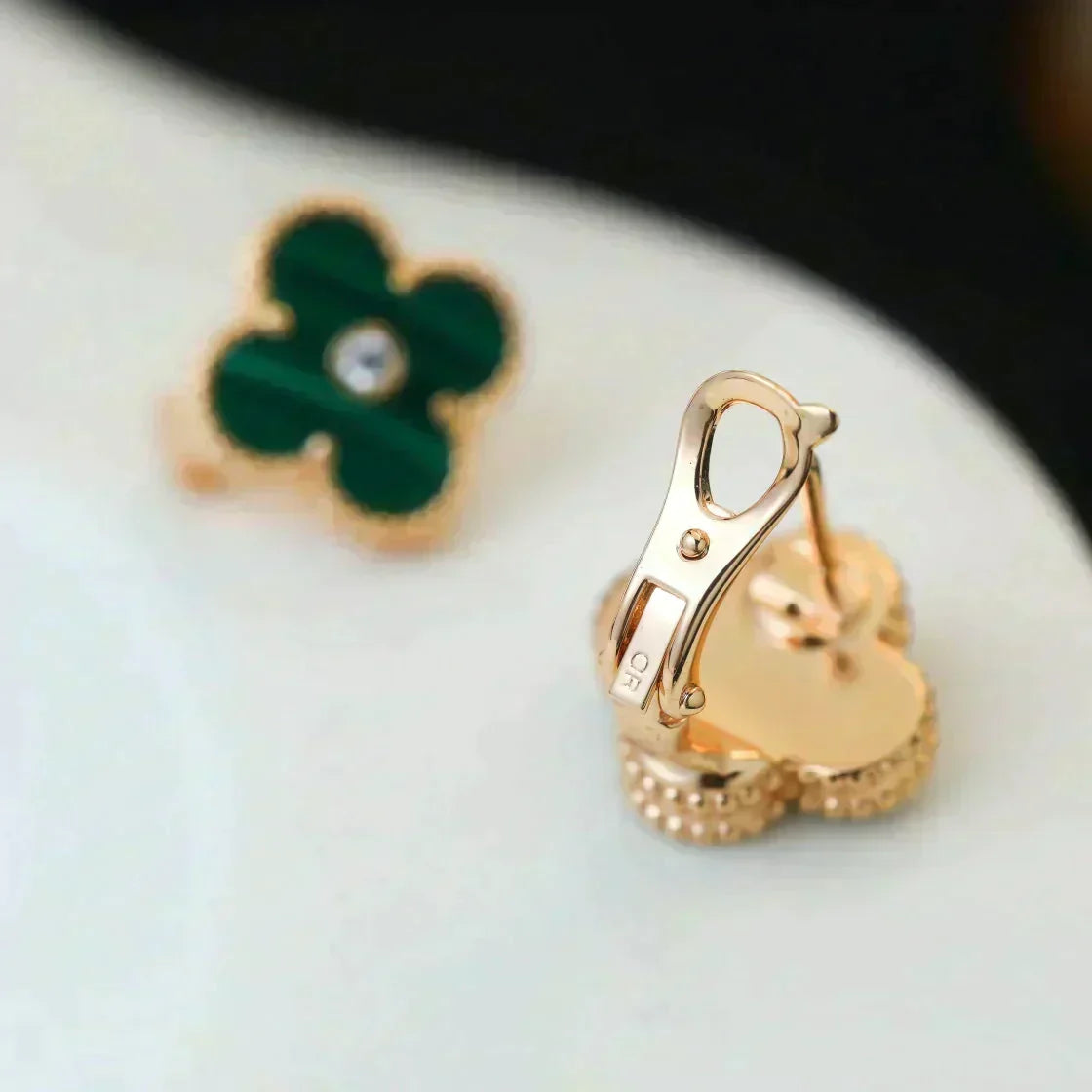 [Plus&Max]CLOVER MEDIUM 1 MOTIFS MALACHITE DIAMOND EARRINGS