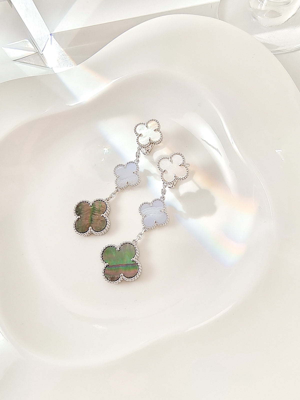 [Plus&Max]CLOVER 3 MOTIFS CHALCEDONY DARK MOP SILVER EARRINGS