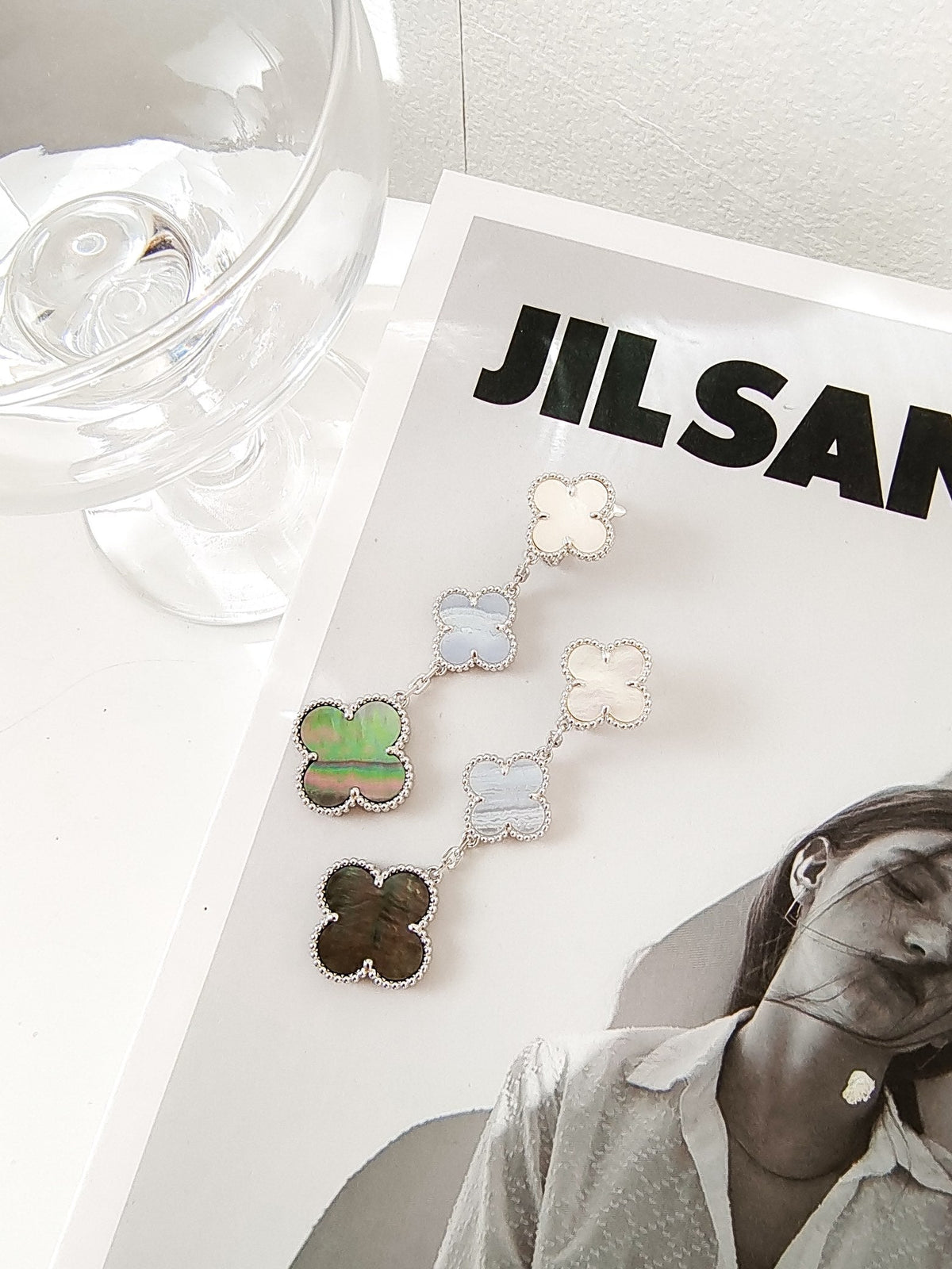 [Plus&Max]CLOVER 3 MOTIFS CHALCEDONY DARK MOP SILVER EARRINGS