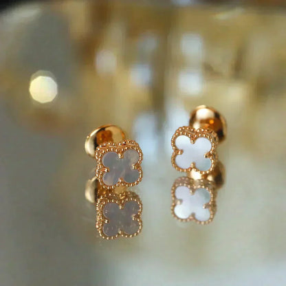 [Plus&Max]CLOVER MINI 9.5MM WHITE MOP EARRINGS