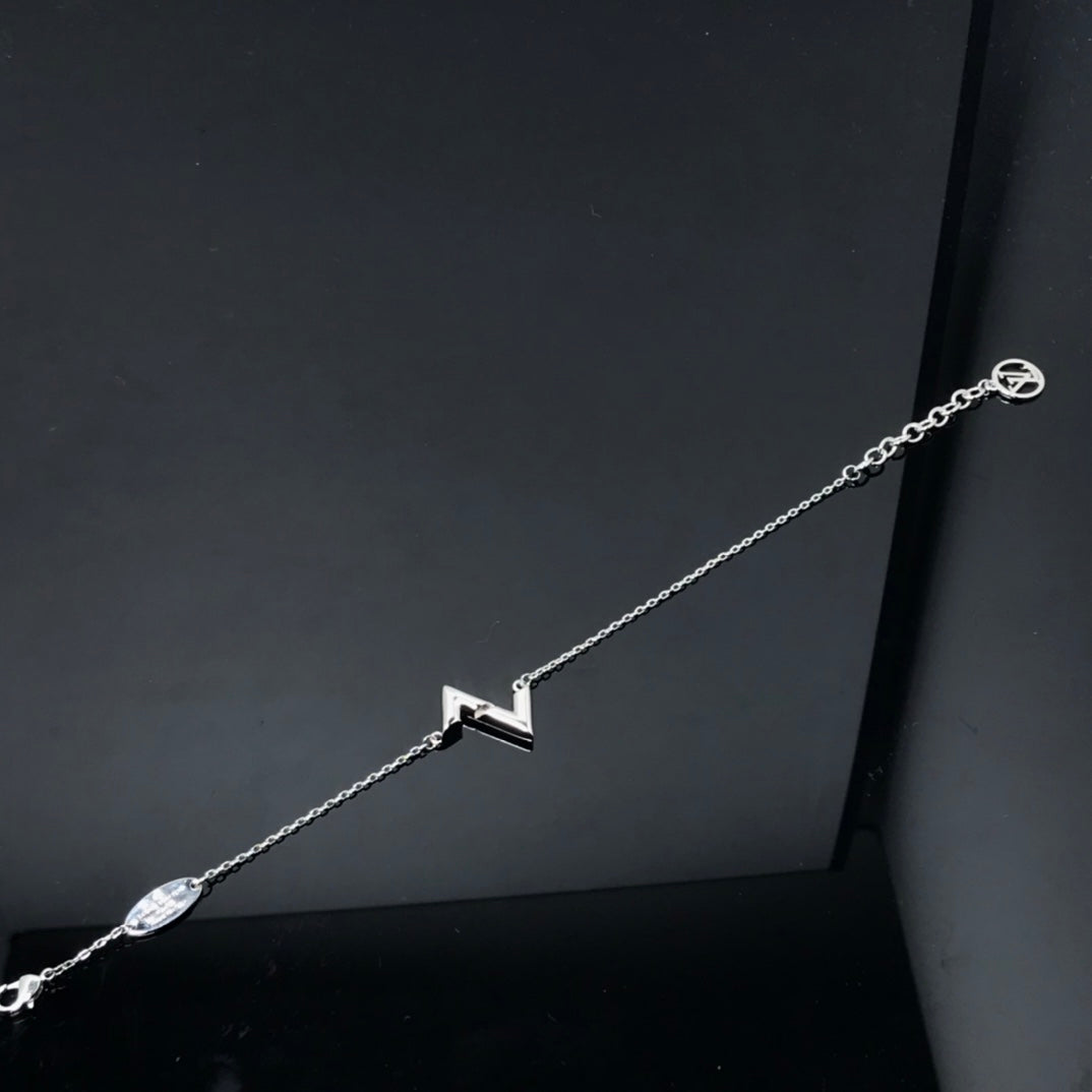 [Plus&Max]VOLT LV LOGO BRACELET