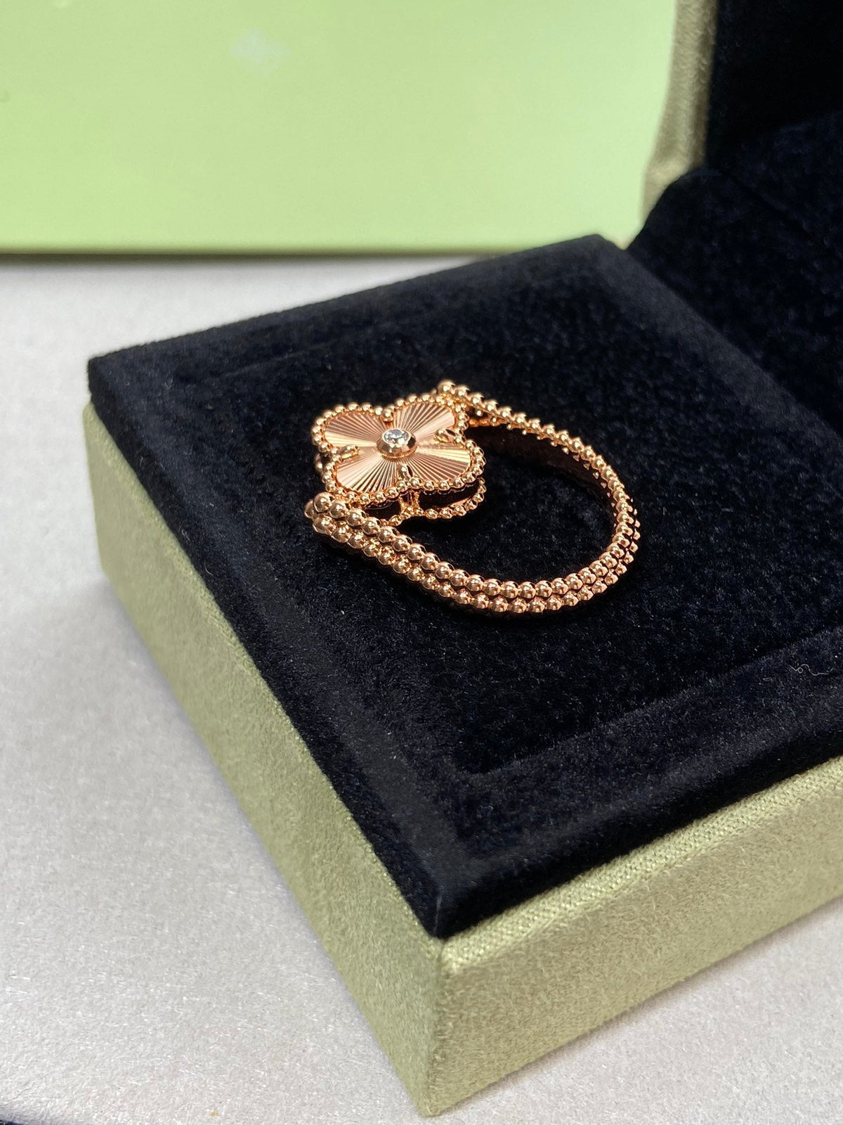 [Plus&Max]CLOVER RIVERSIBLE PINK GOLD RING