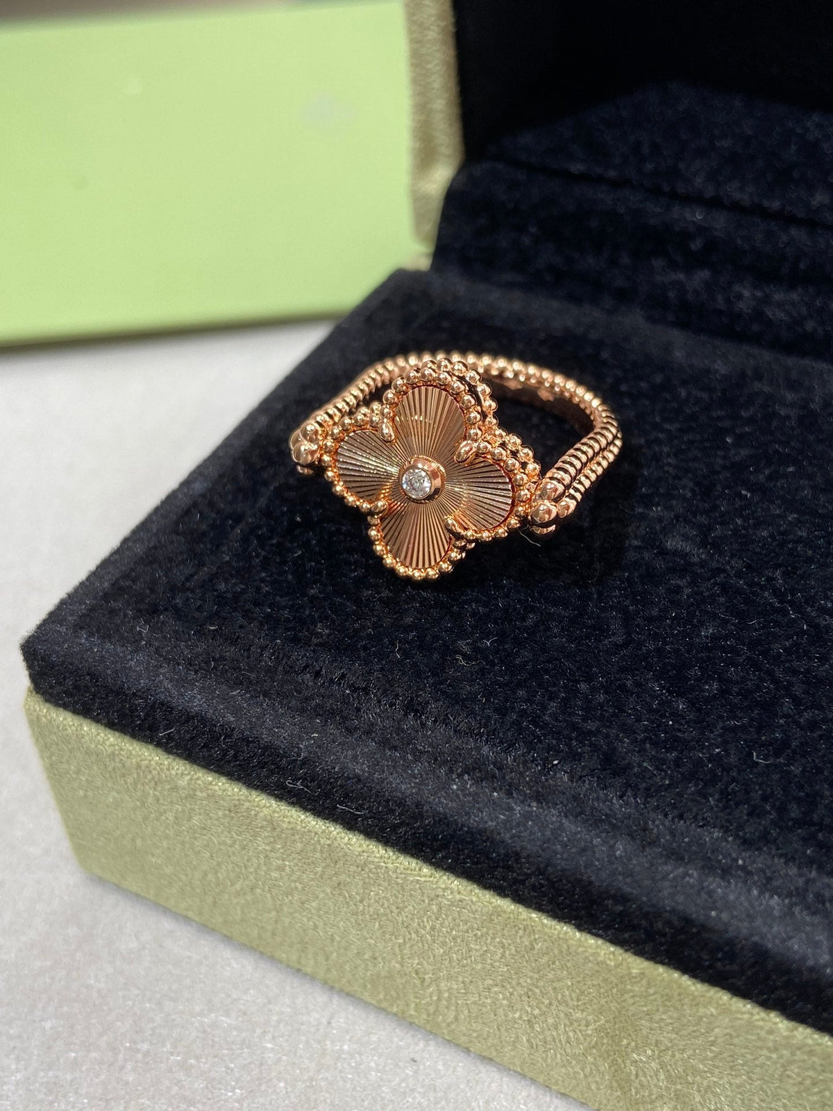 [Plus&Max]CLOVER RIVERSIBLE PINK GOLD RING