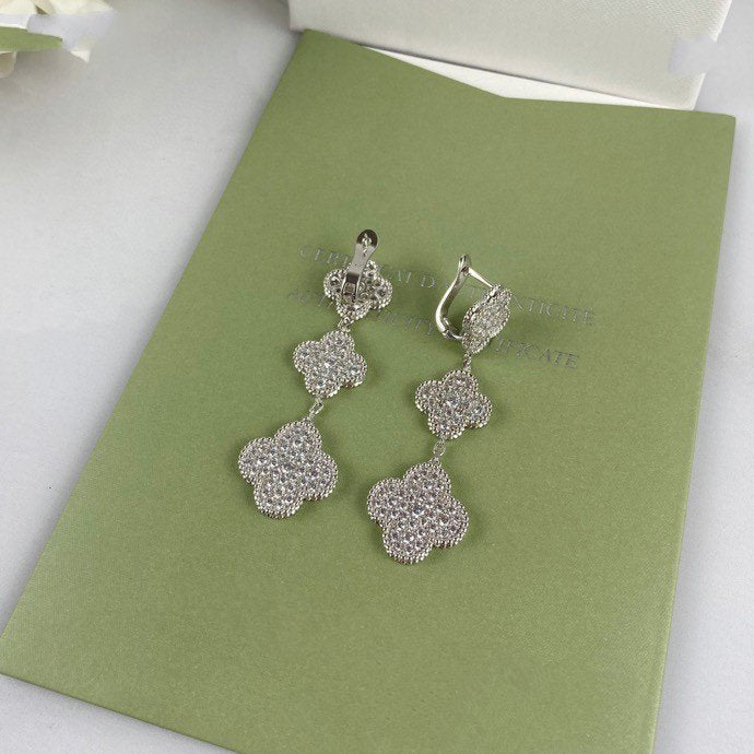 [Plus&Max]CLOVER 3 MOTIF DIAMOND SILVER DROP EARRINGS