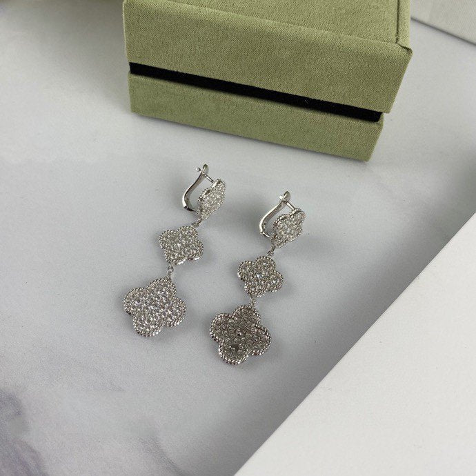 [Plus&Max]CLOVER 3 MOTIF DIAMOND SILVER DROP EARRINGS
