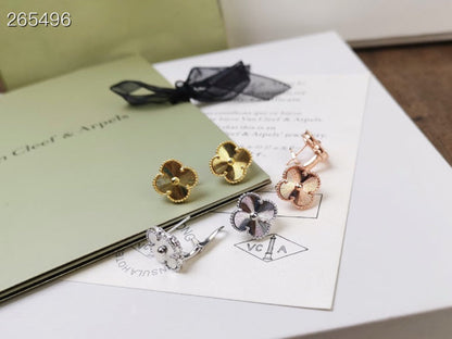 [Plus&Max]CLOVER MEDIUM STUD EARRINGS