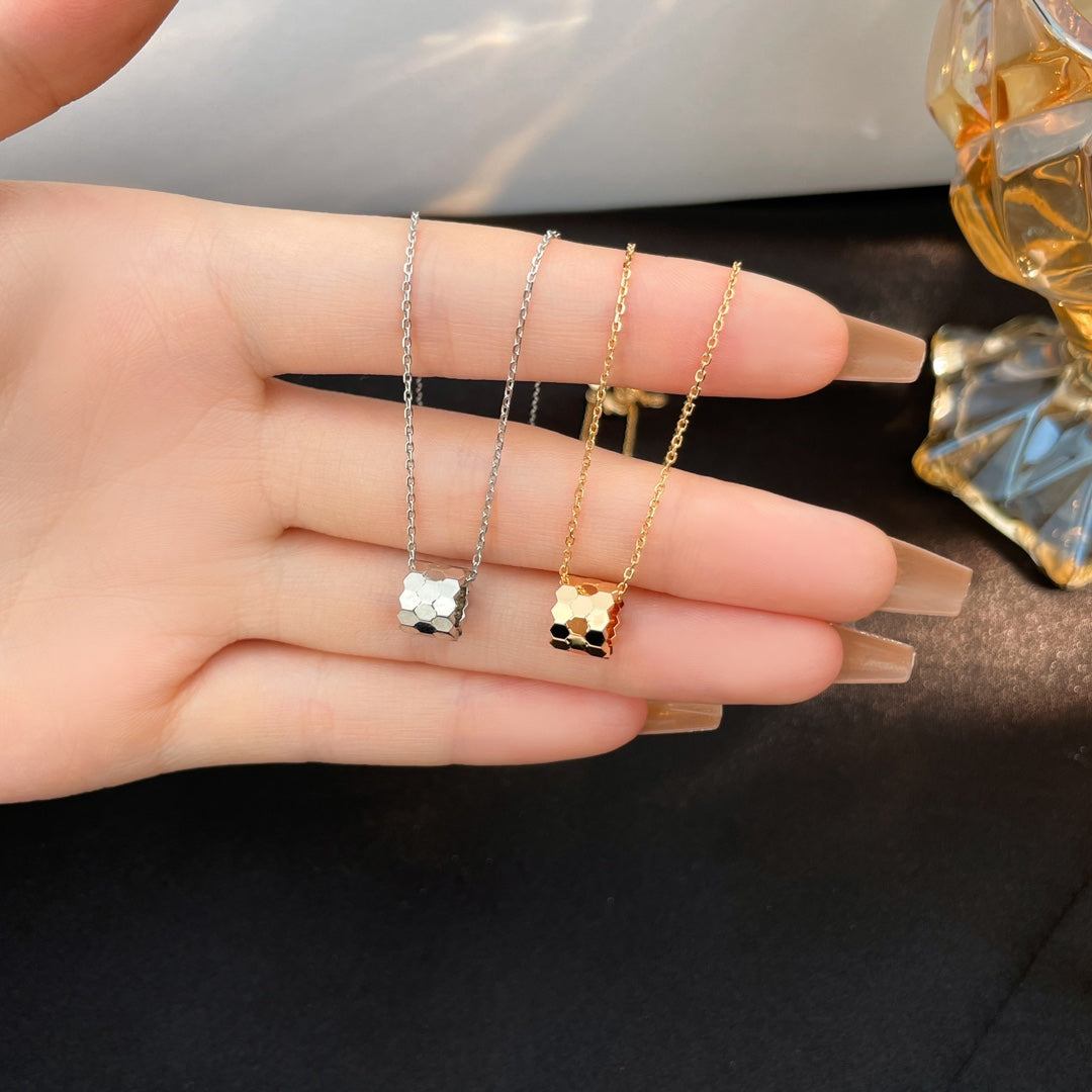 [Plus&Max]BEE MINI NECKLACE