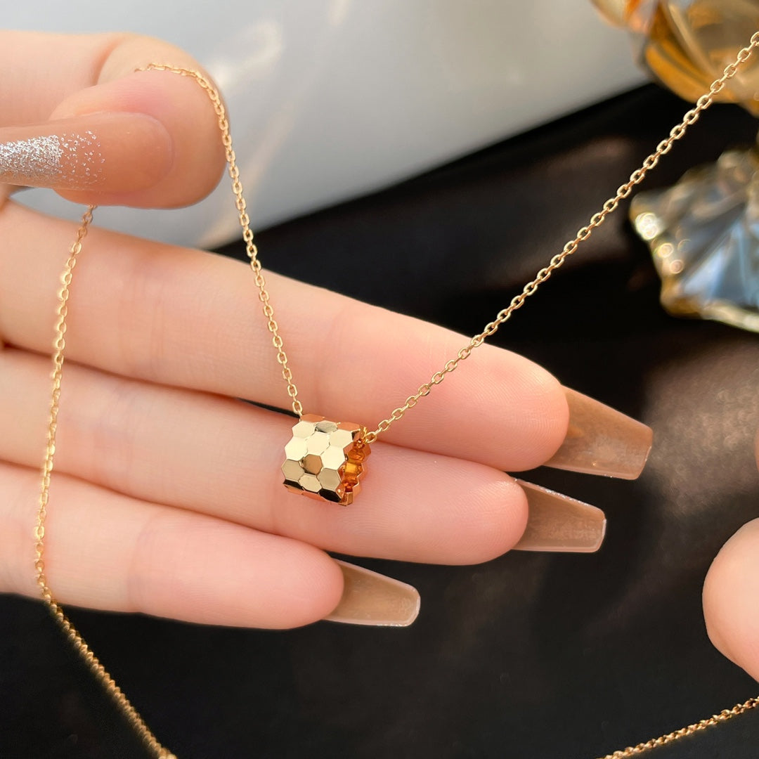 [Plus&Max]BEE MINI NECKLACE