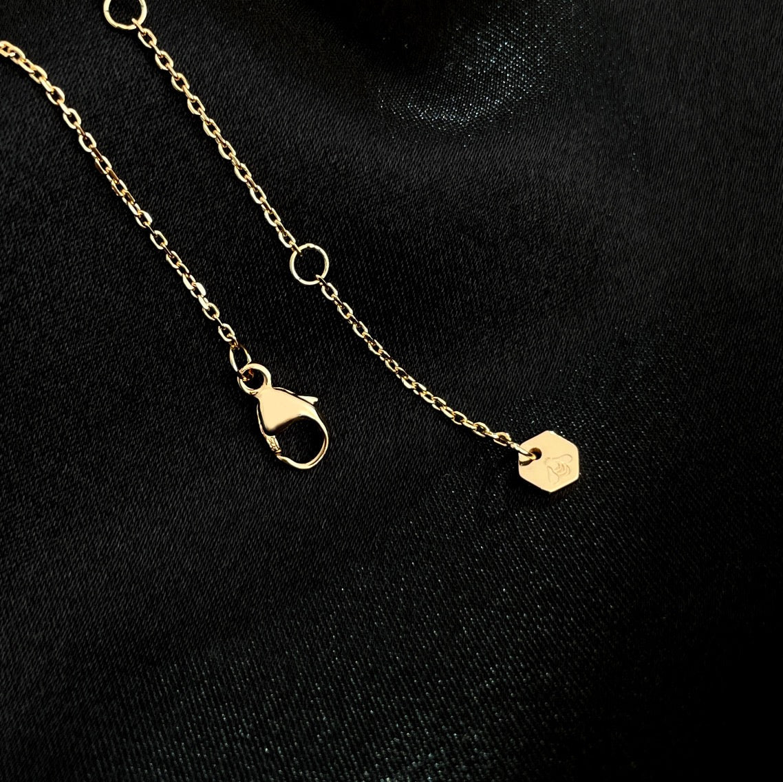 [Plus&Max]BEE MINI NECKLACE