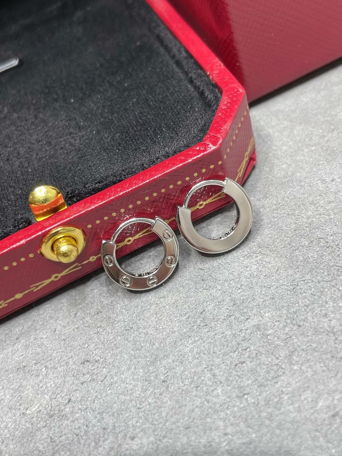 [Plus&Max]LOVE MINI EARRINGS