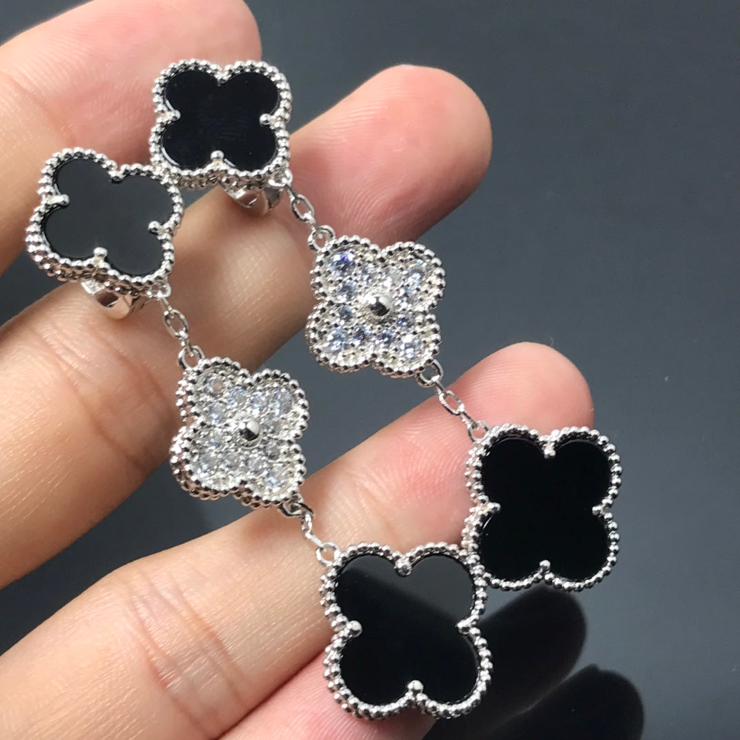 [Plus&Max]CLOVER 3 MOTIF DIAMOND ONYX SILVER EARRINGS