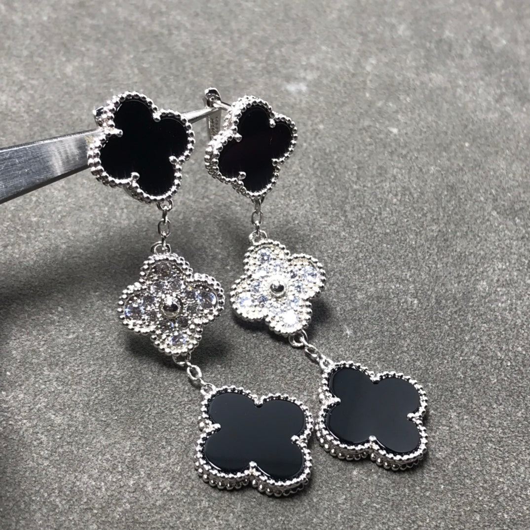 [Plus&Max]CLOVER 3 MOTIF DIAMOND ONYX SILVER EARRINGS