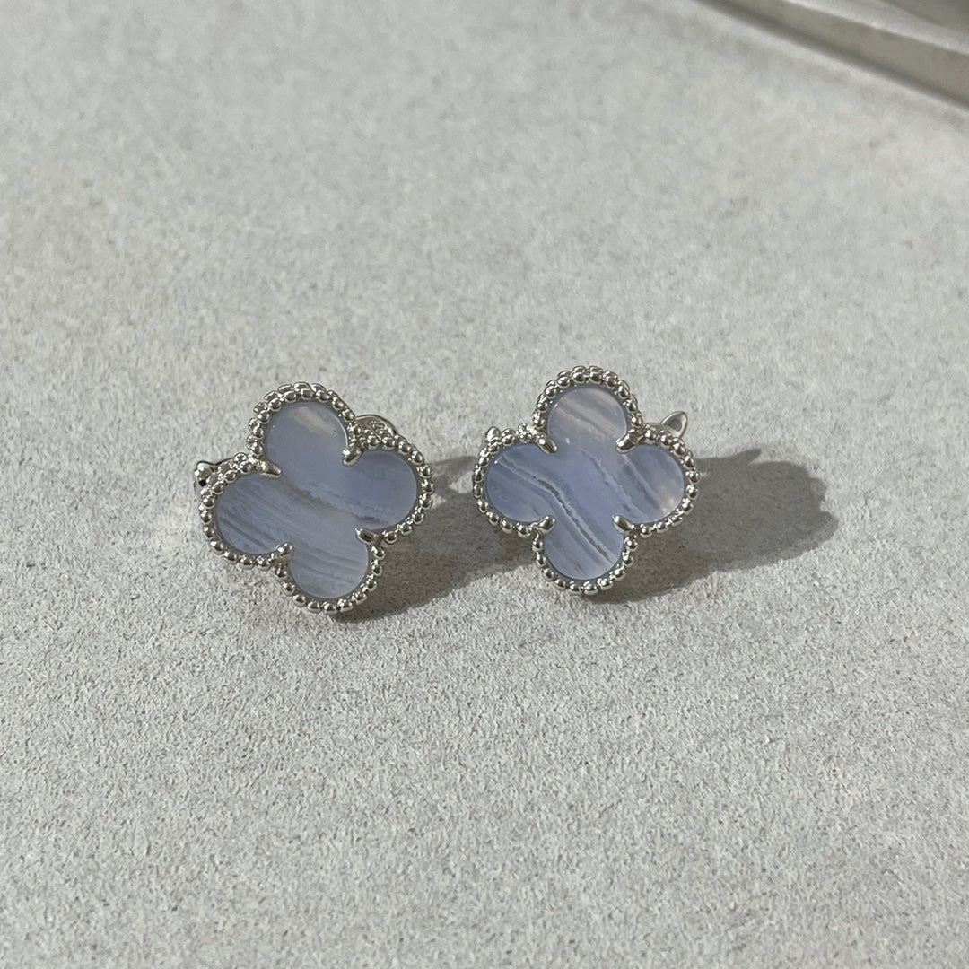 [Plus&Max]CLOVER CHALCEDONY SILVER STUD EARRINGS
