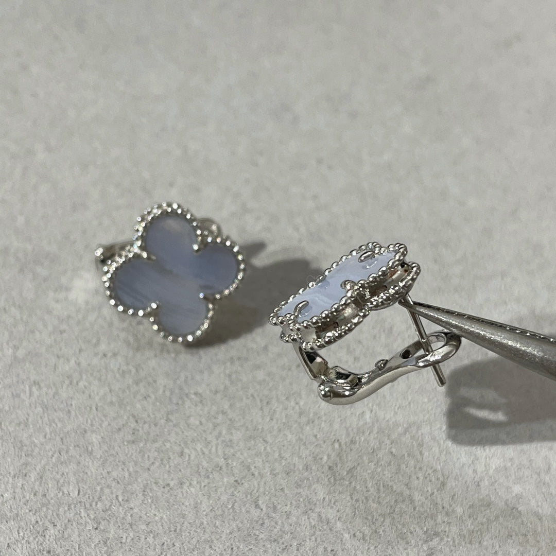 [Plus&Max]CLOVER CHALCEDONY SILVER STUD EARRINGS