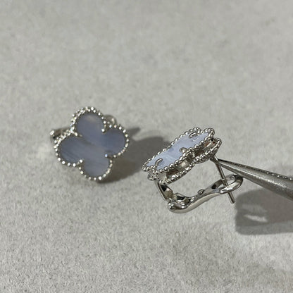 [Plus&Max]CLOVER CHALCEDONY SILVER STUD EARRINGS