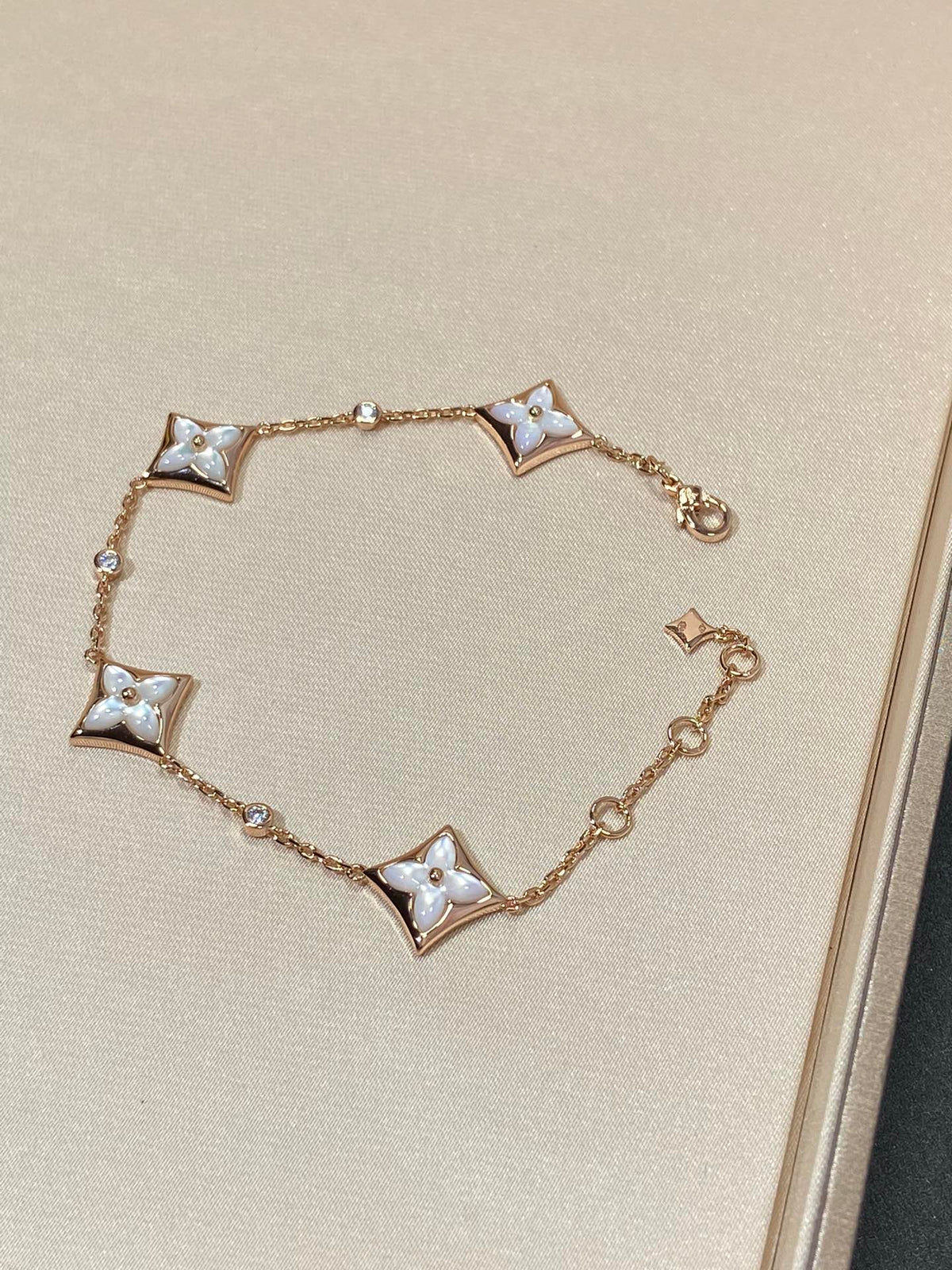 [Plus&Max]STAR 4 MOTIF MOP DIAMOND PINK GOLD BRACELET
