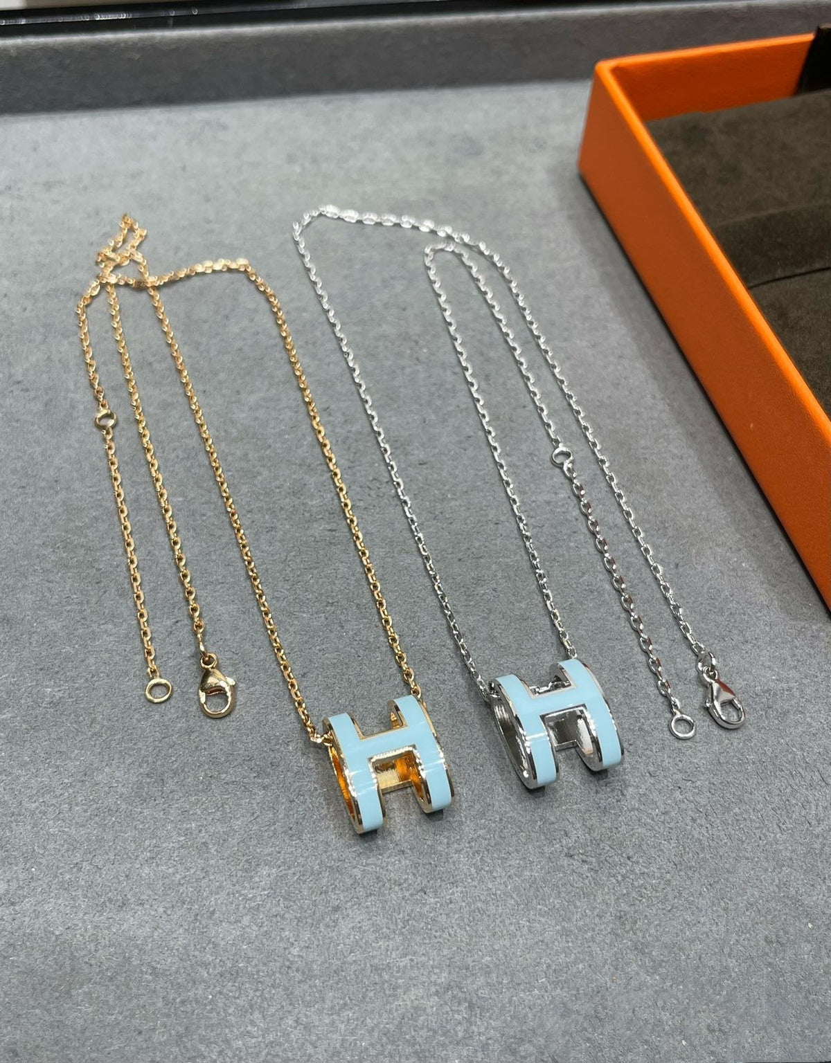 [Plus&Max]POP H SKY BLUE NECKLACE