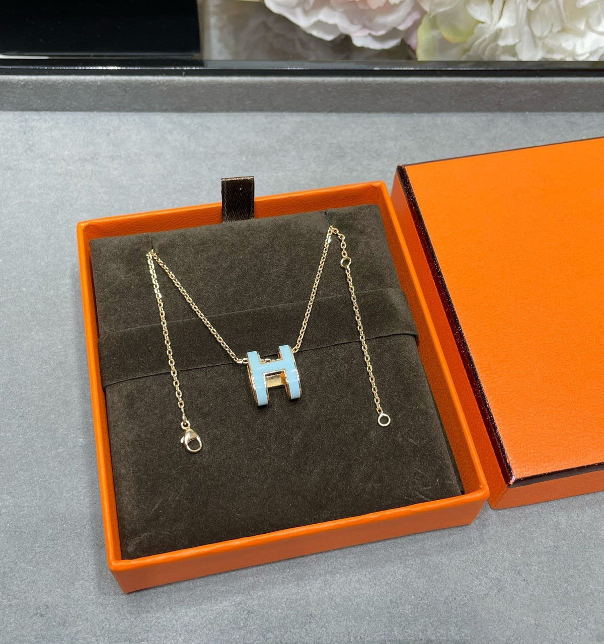 [Plus&Max]POP H SKY BLUE NECKLACE