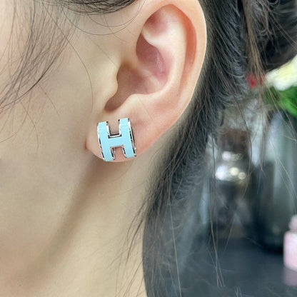 [Plus&Max]POP H SKY BLUE STUD EARRINGS