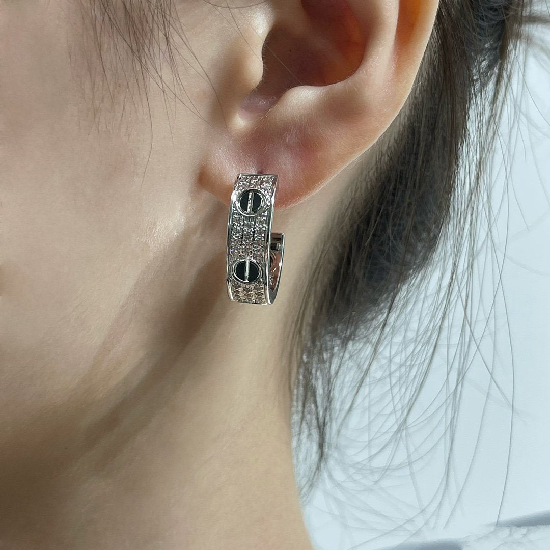 [Plus&Max]LOVE CERAMIC DIAMOND PAVED SILVER EARRINGS