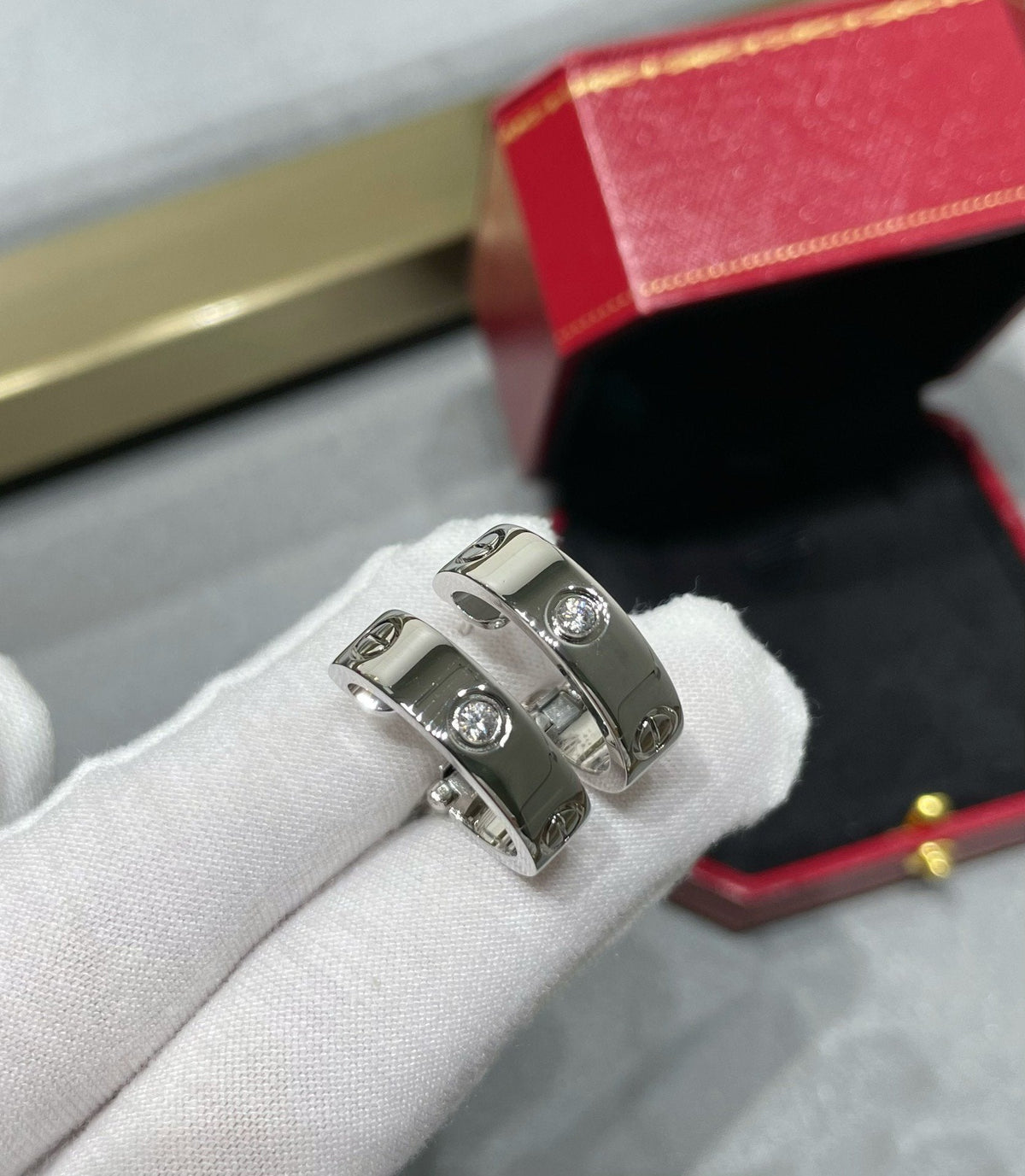 [Plus&Max]LOVE 5.5MM 1 DIAMOND EARRINGS
