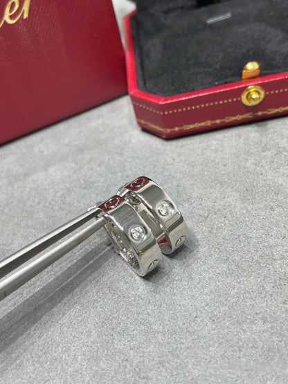 [Plus&Max]LOVE 5.5MM 1 DIAMOND EARRINGS