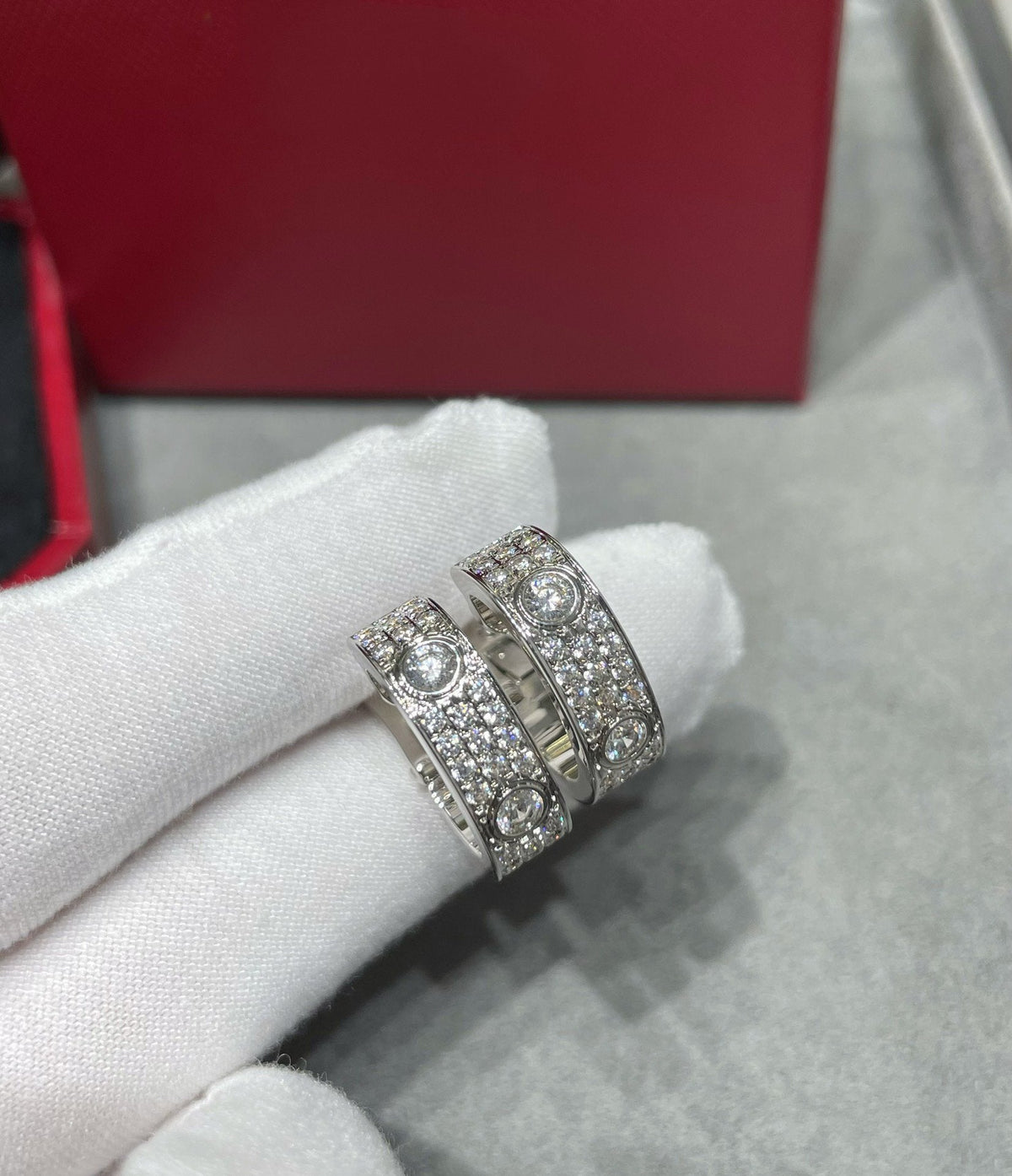 [Plus&Max]LOVE 5.5MM DIAMOND PAVED EARRINGS