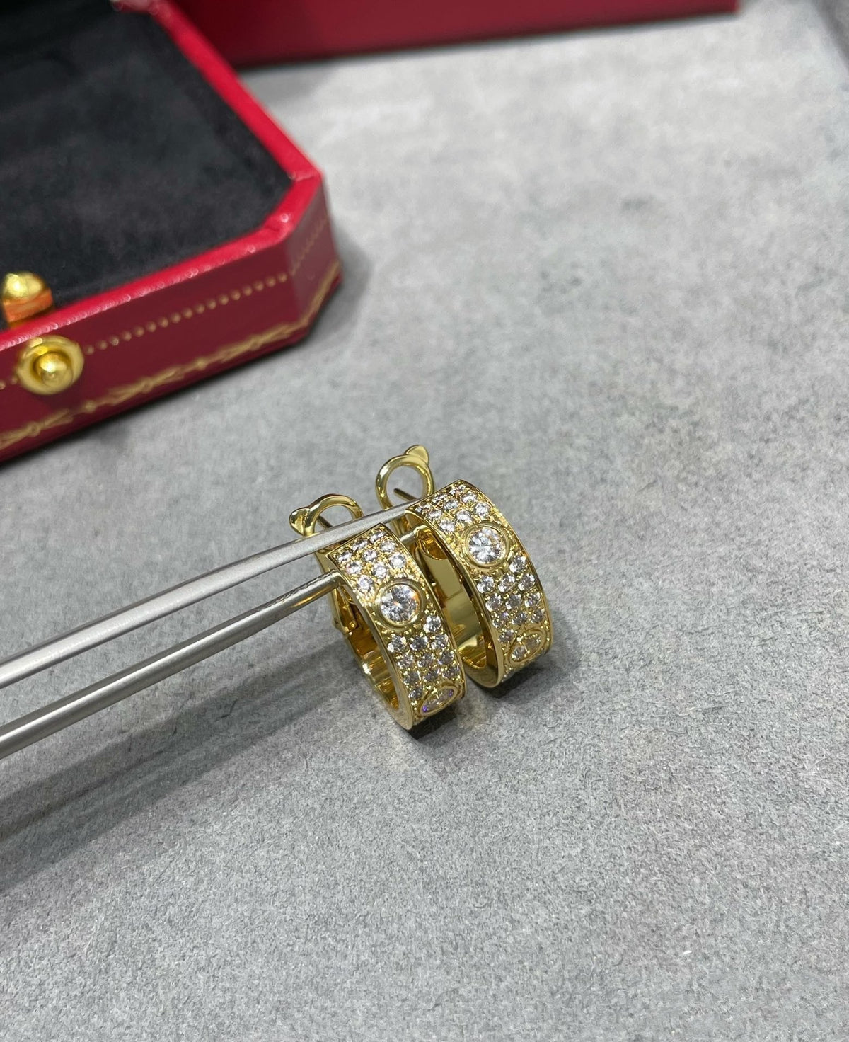 [Plus&Max]LOVE 5.5MM DIAMOND PAVED EARRINGS