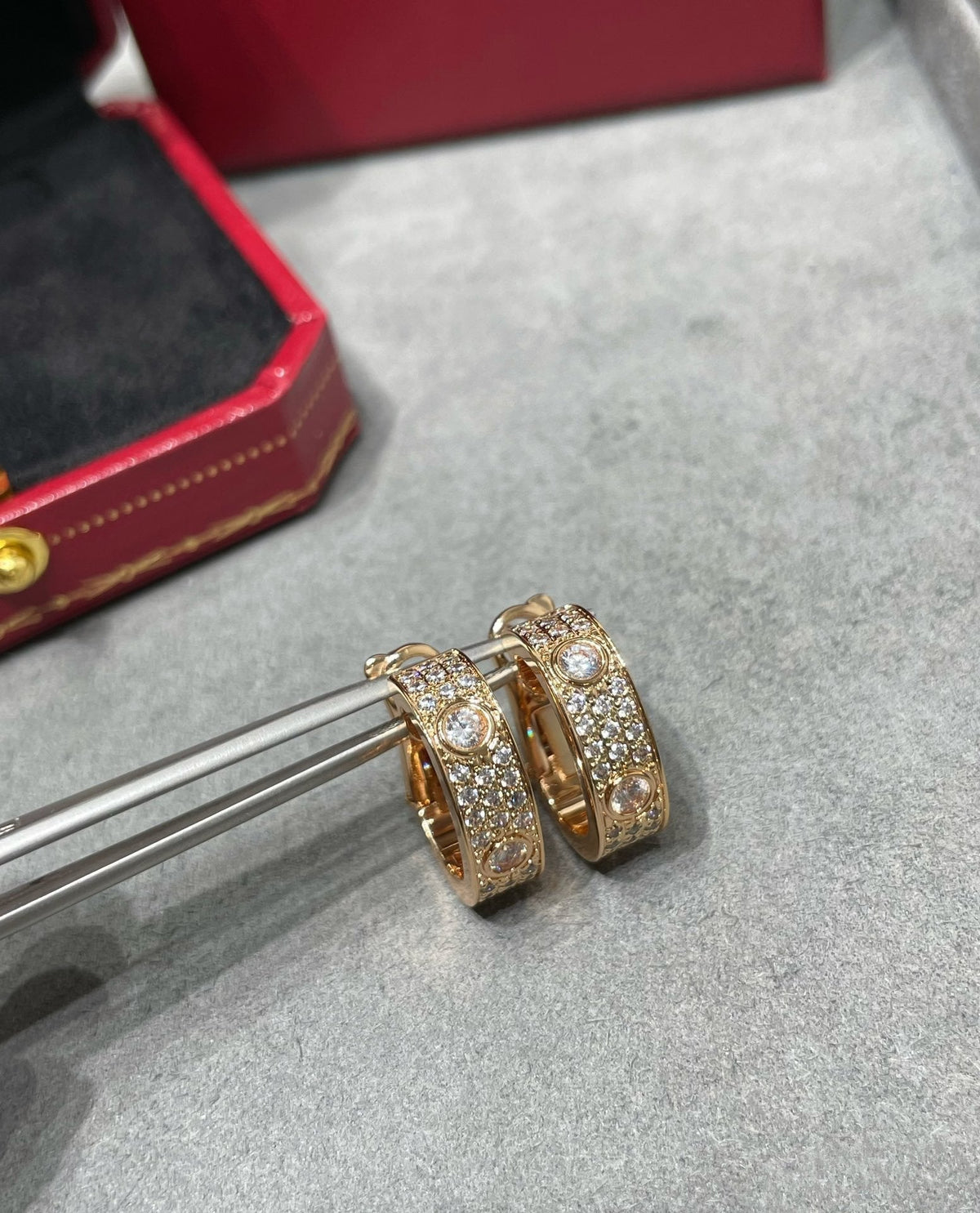 [Plus&Max]LOVE 5.5MM DIAMOND PAVED EARRINGS