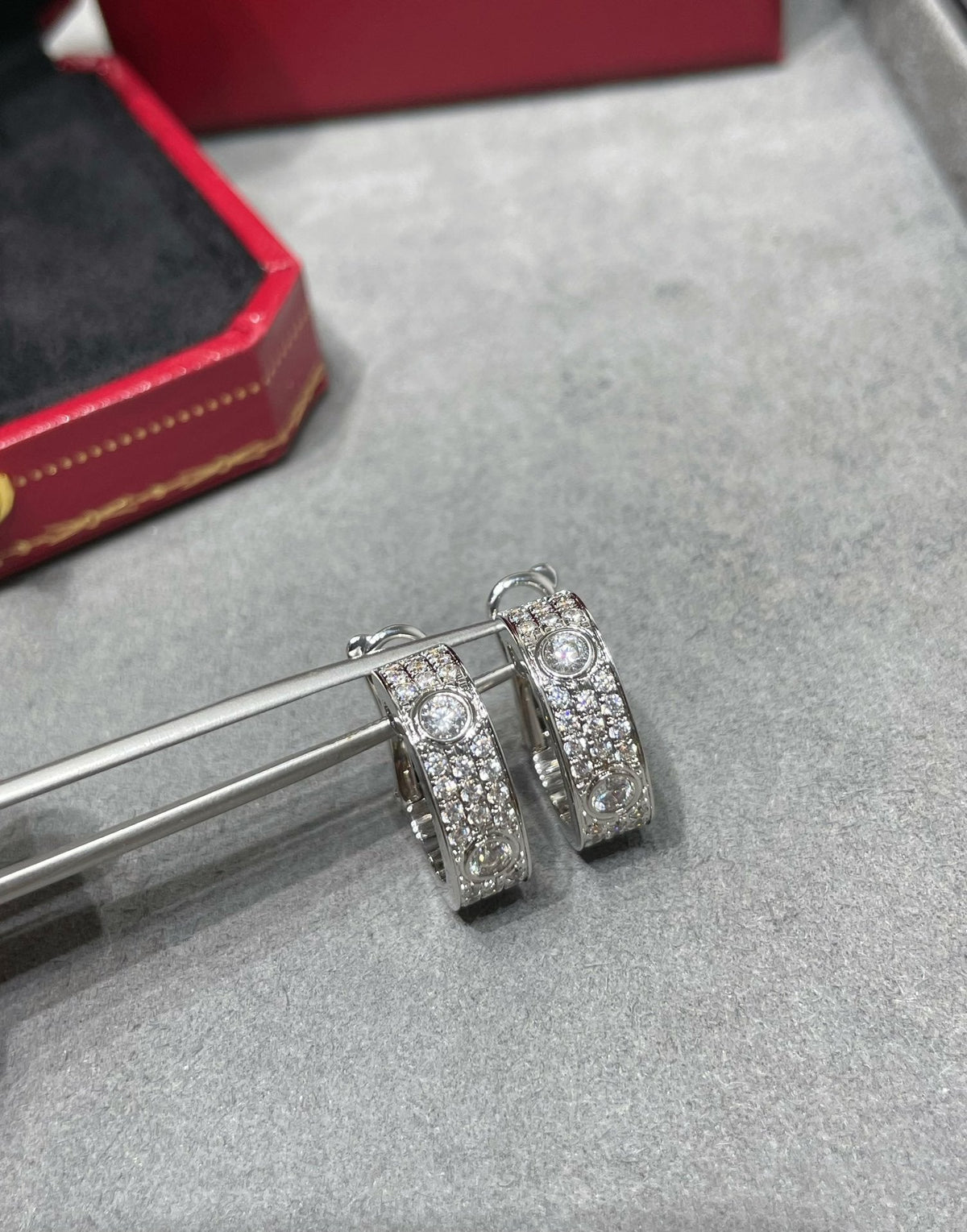 [Plus&Max]LOVE 5.5MM DIAMOND PAVED EARRINGS