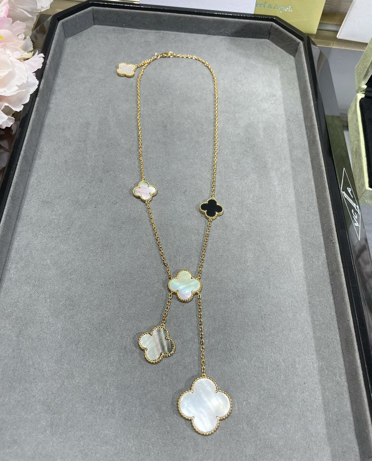 [Plus&Max]CLOVER 6 MOTIF MOP ONYX GOLD NECKLACE