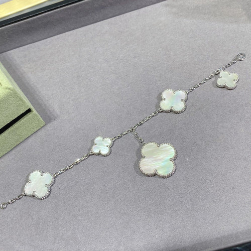 [Plus&Max]CLOVER 5 MOTIF WHITE MOP SILVER BRACELET