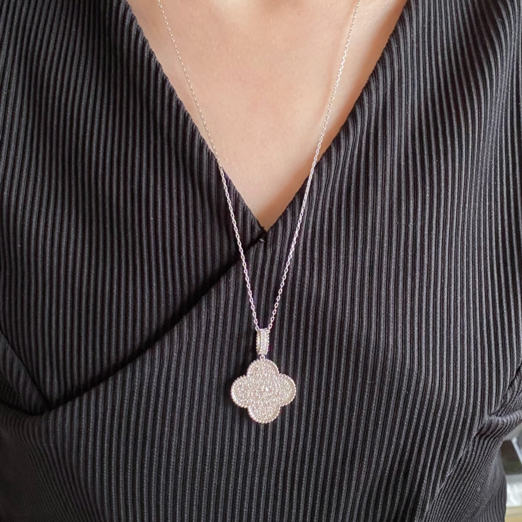 [Plus&Max]CLOVER 25MM LARGE PEDANT DIAMOND PAVED LONG NECKLACE