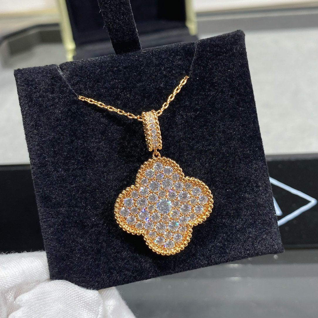 [Plus&Max]CLOVER 25MM LARGE PEDANT DIAMOND PAVED LONG NECKLACE