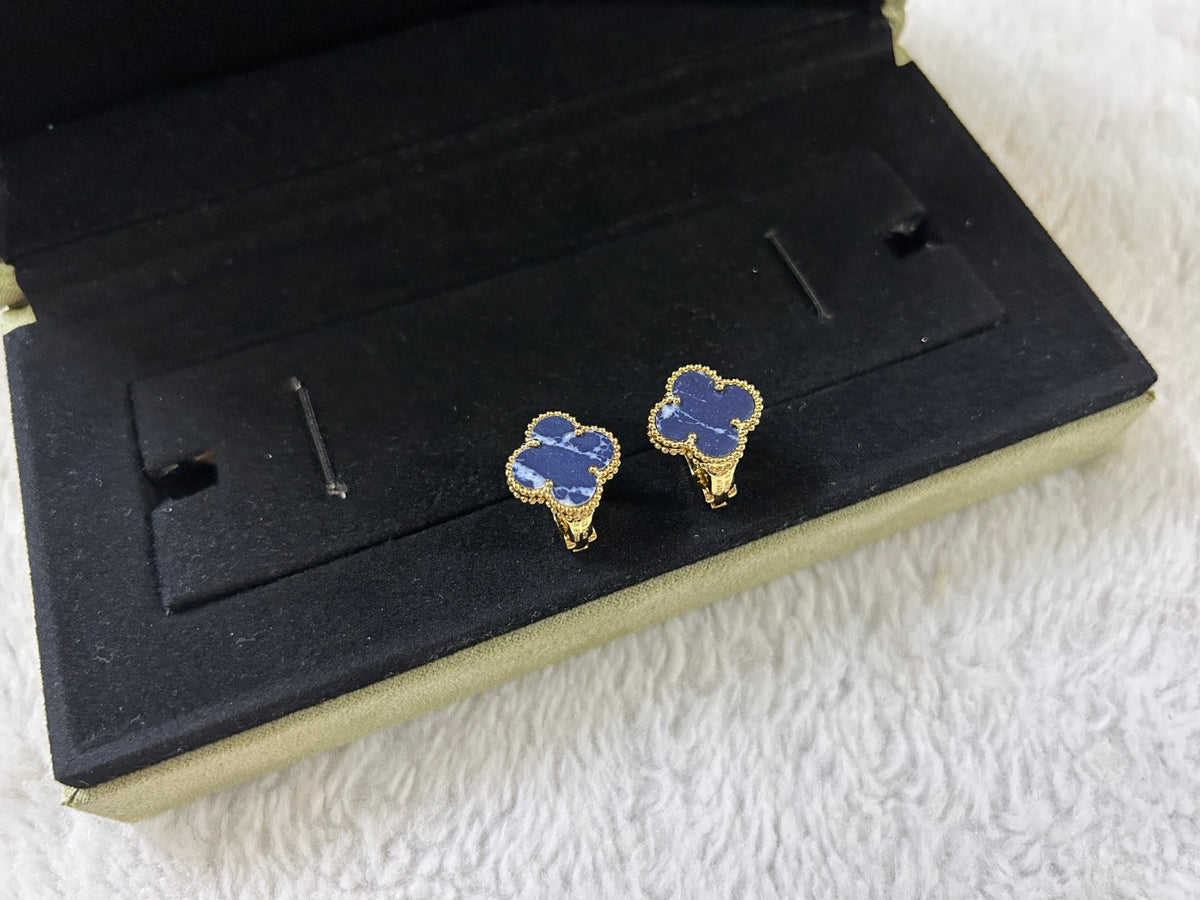 [Plus&Max]CLOVER PIETERSITE MEDIUM STUD EARRINGS