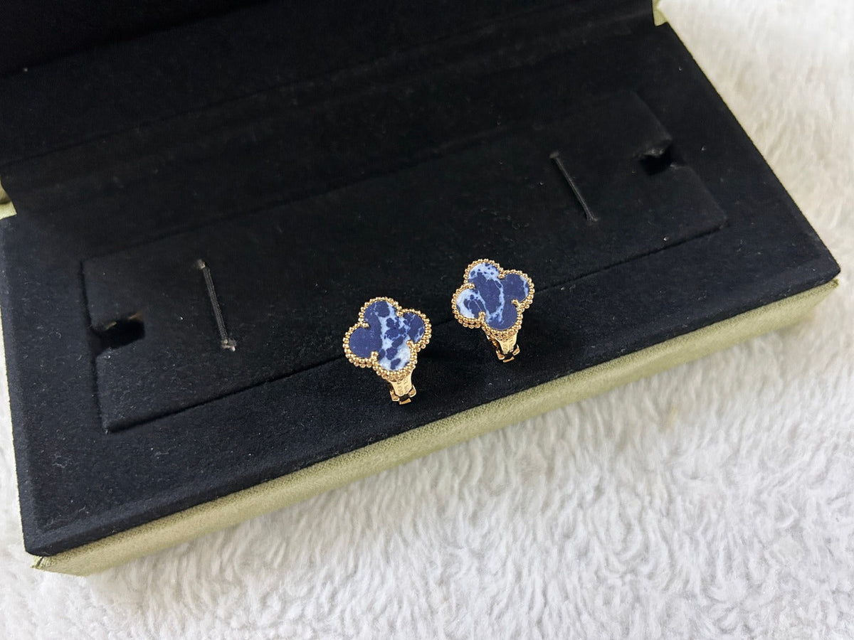 [Plus&Max]CLOVER PIETERSITE MEDIUM STUD EARRINGS