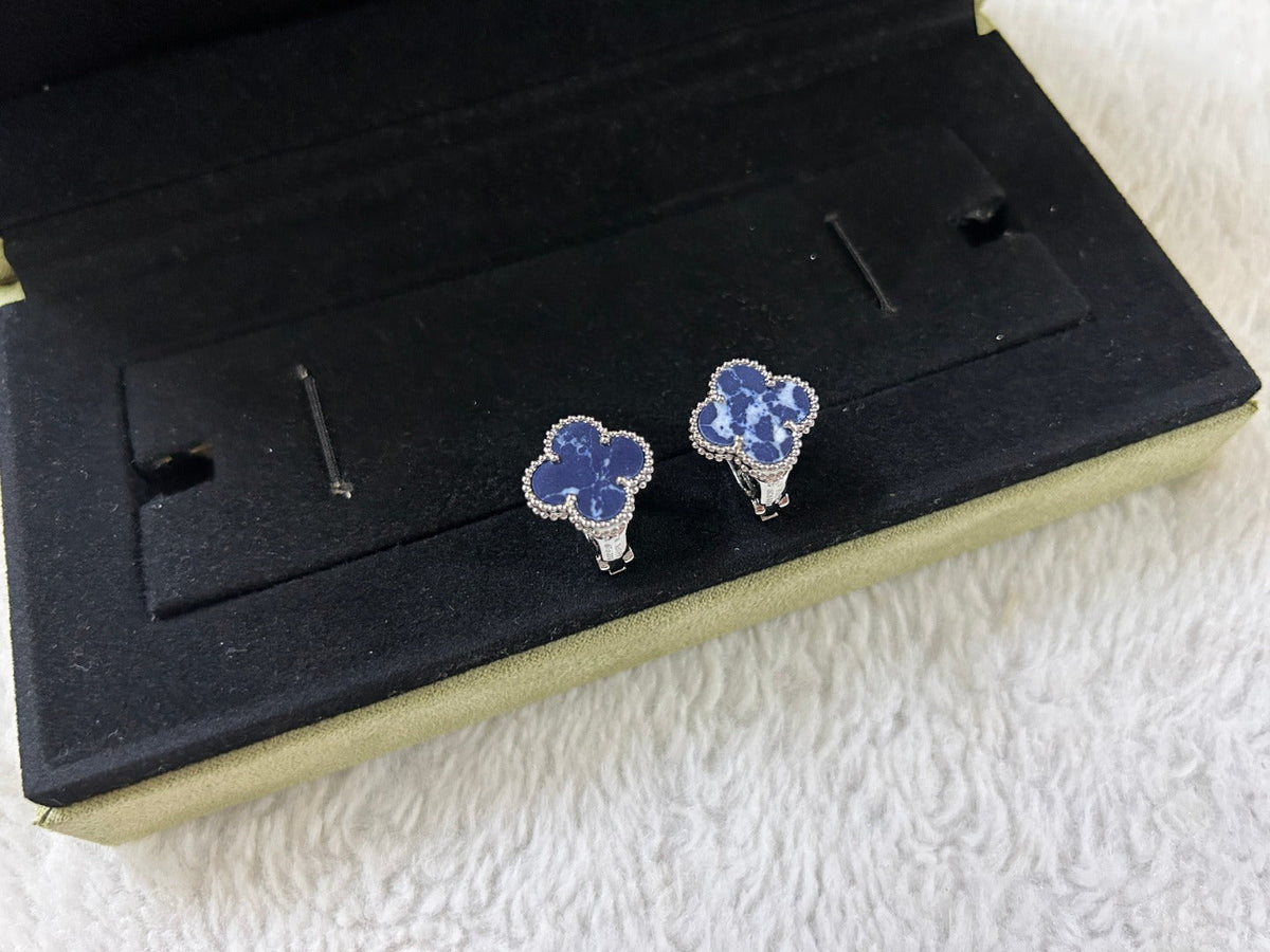 [Plus&Max]CLOVER PIETERSITE MEDIUM STUD EARRINGS