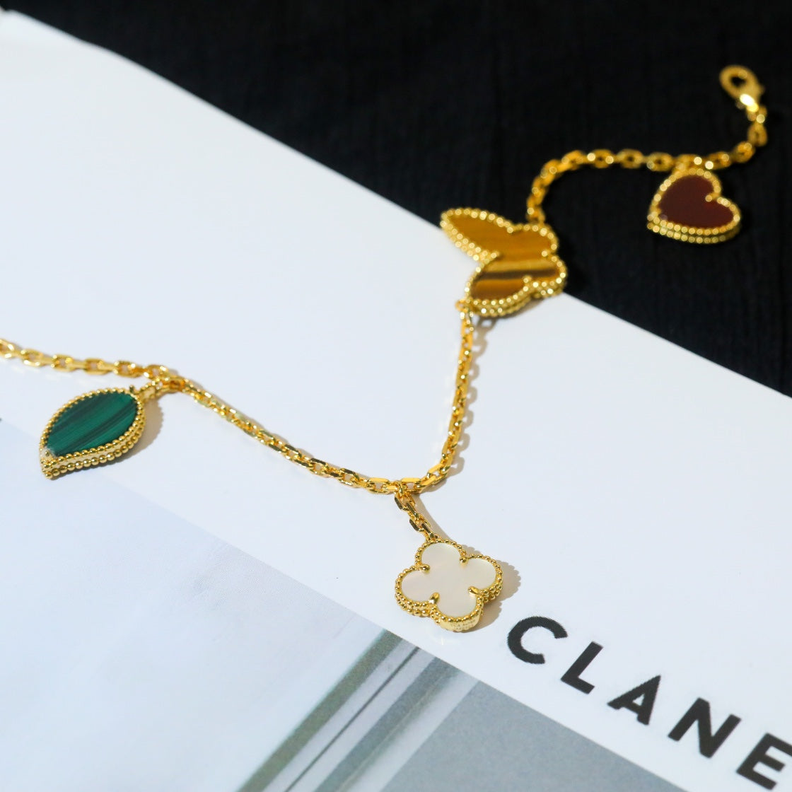 [Plus&Max]LUCKY SPRING 5 MOTIF GOLD BRACELET