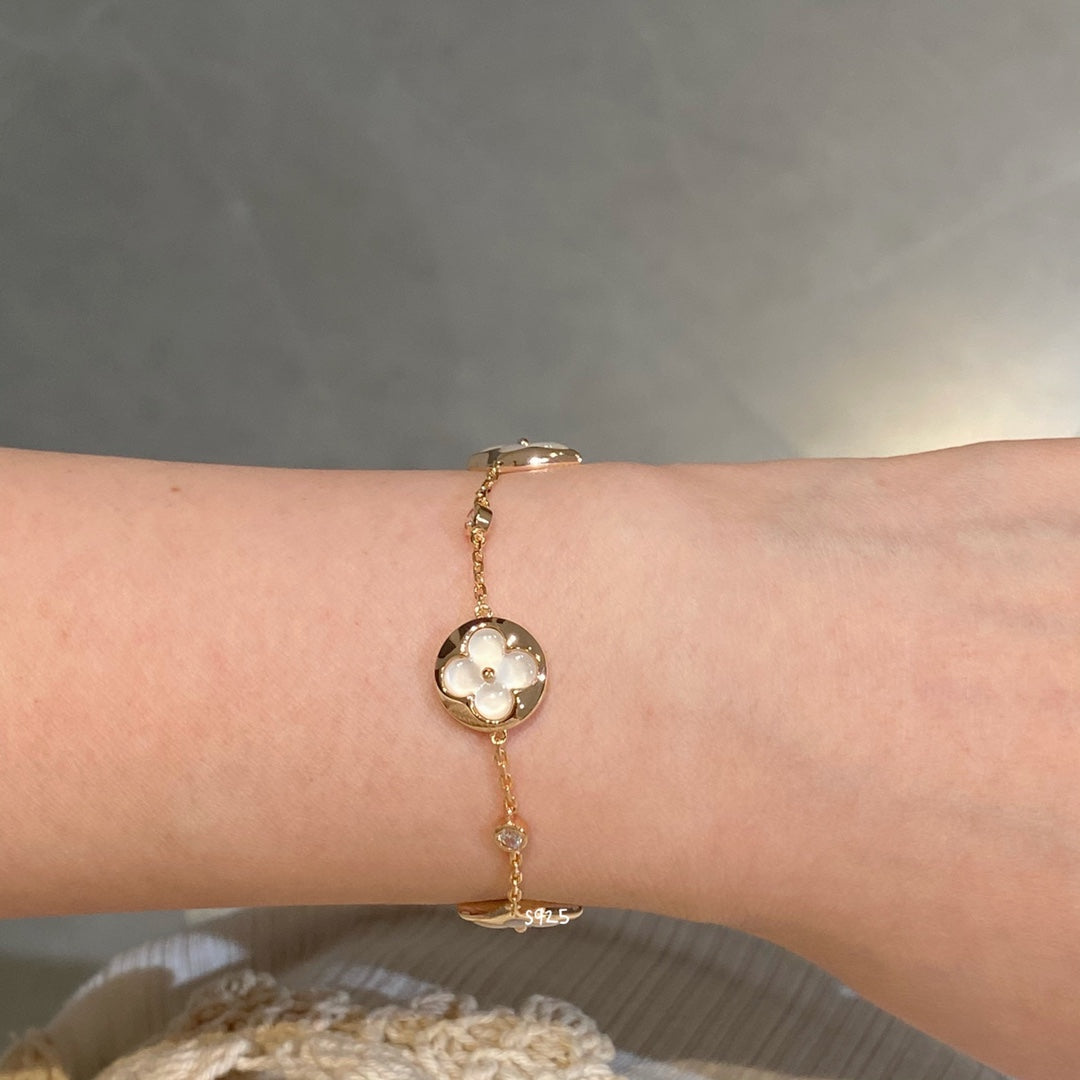 [Plus&Max]STAR AND SUN 4 MOTIF WHITE MOP PINK GOLD BRACELET