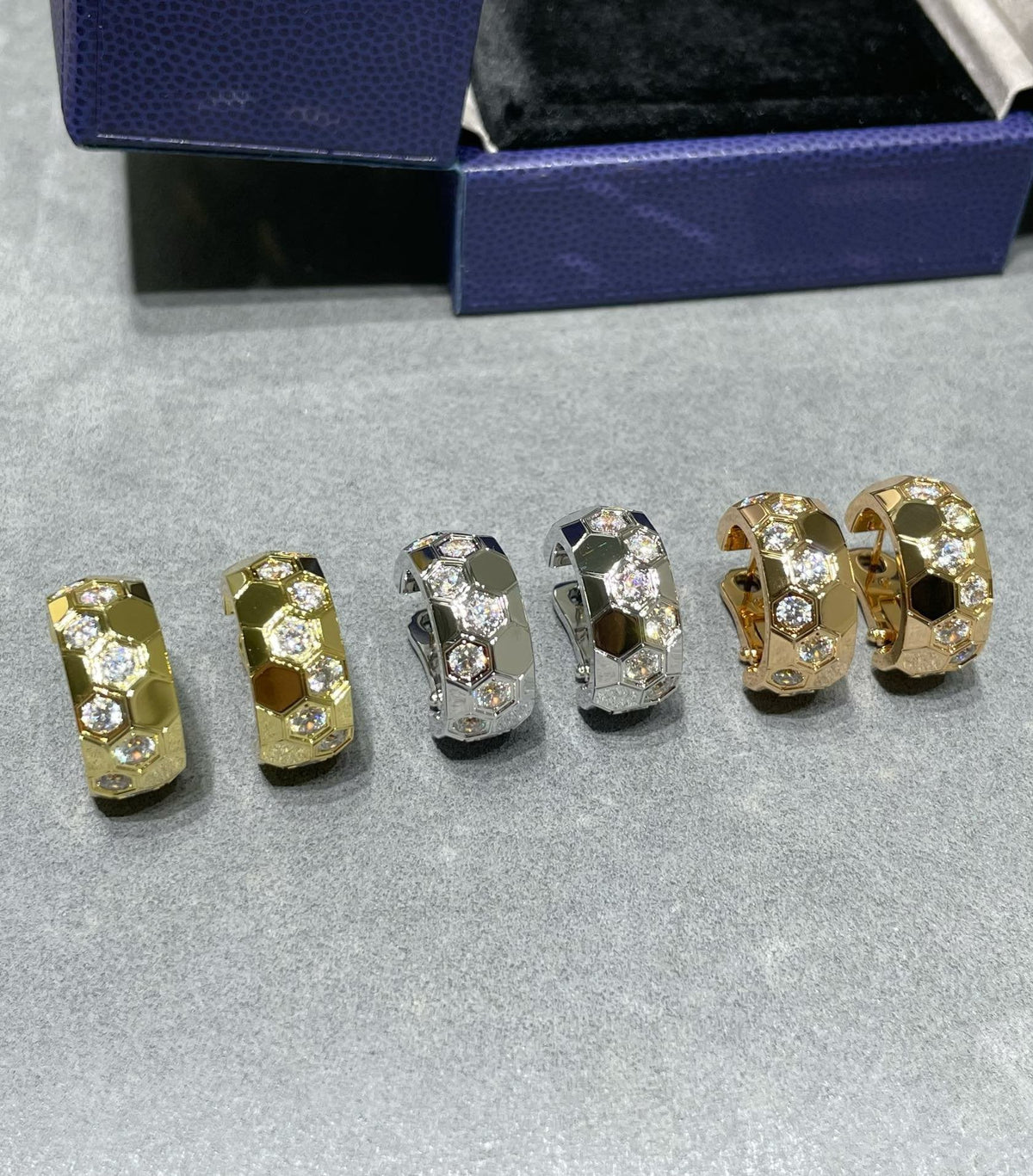 [Plus&Max]BEE LOVE DIAMOND HOOP EARRINGS